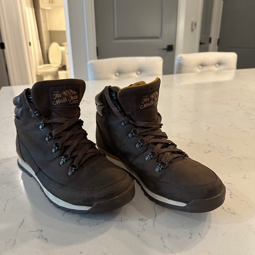 The North Face Brown Hiking Boots Durable Lace-Up Design